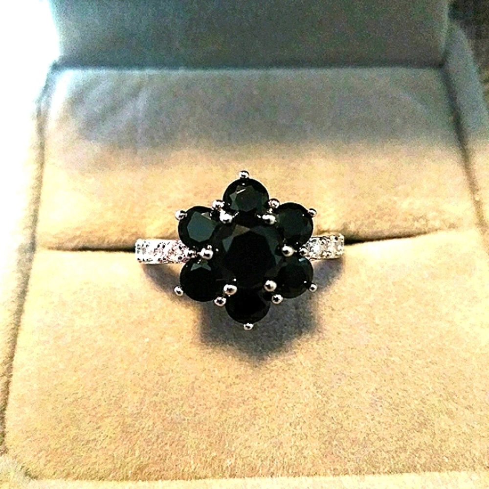 Black Stone Flower Ring